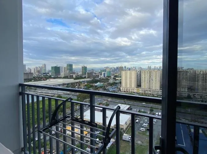 Yournest @ Shore 2 Residences - Fast Wifi+ Netflix Manila
